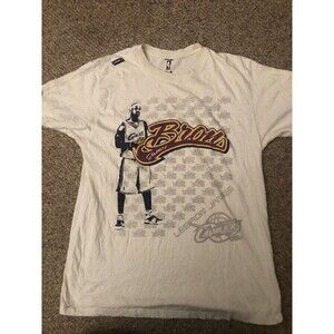 Rare Vintage LeBron James UNK NBA White T-Shirt Size XL Cleveland Cavaliers